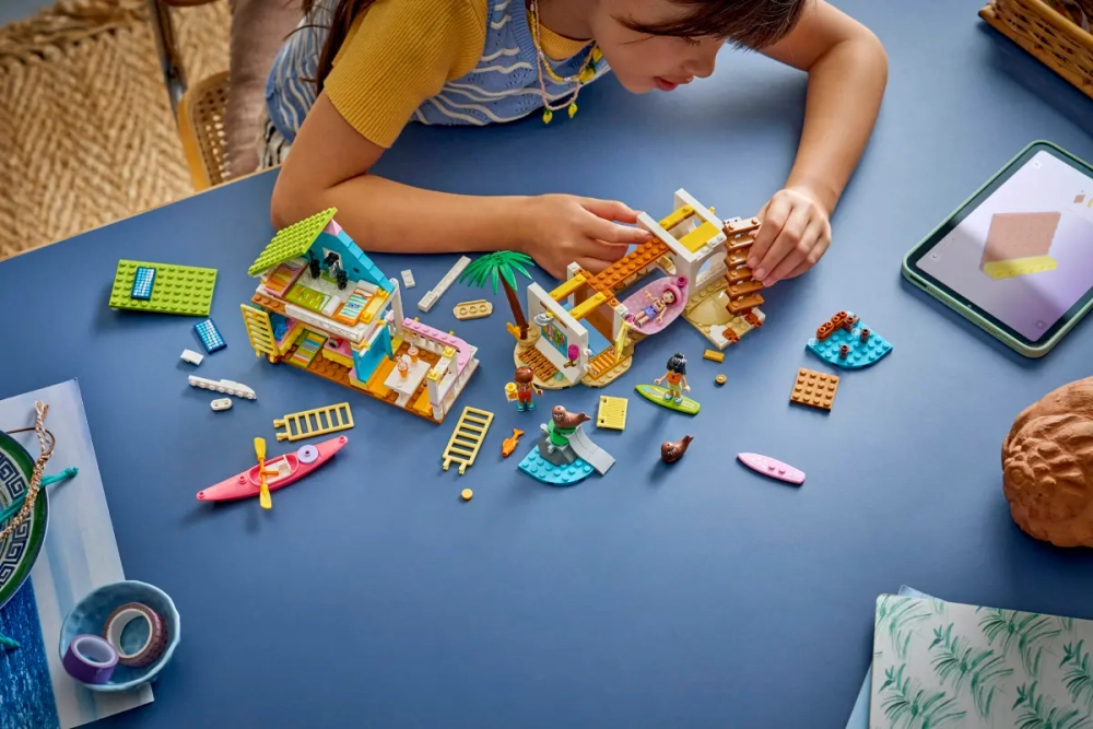 Конструктор LEGO Friends 42699 Beach House with Seals