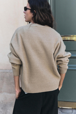 МЯГКИЙ ТРИКОТАЖНЫЙ СВИТЕР — ZARA