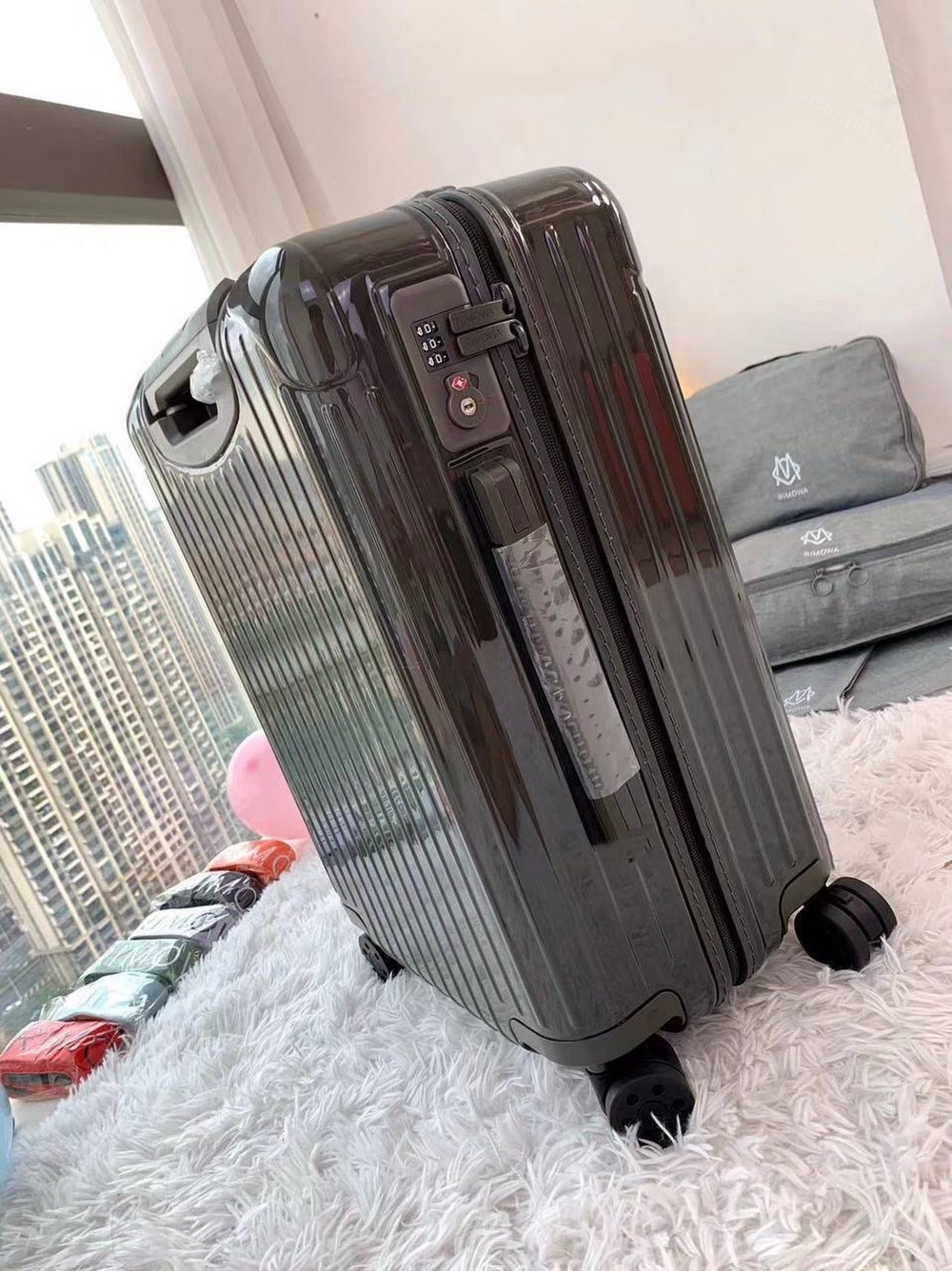 Дорожный чемодан Rimowa