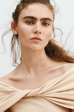 Топ с открытыми плечами и перекрутом - H&M