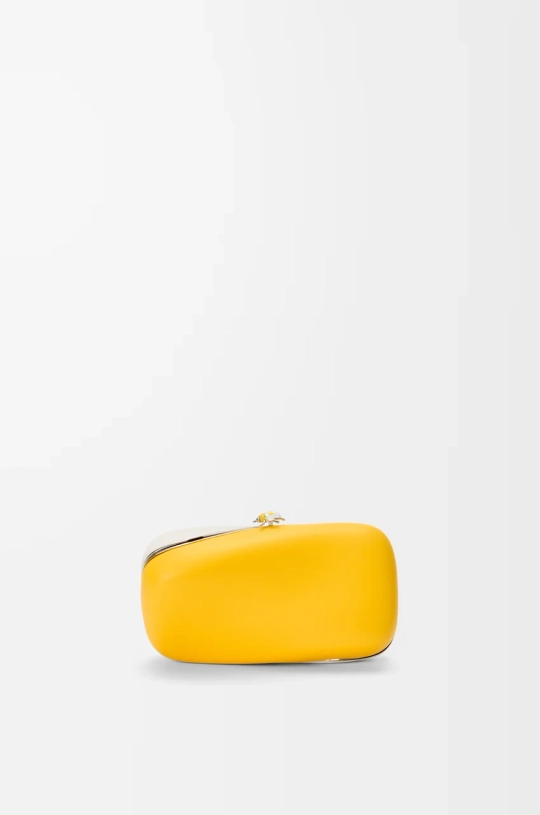 Loewe Клатч Minaudiere из двухцветной кожи ягненка наппа, экрю/желтый