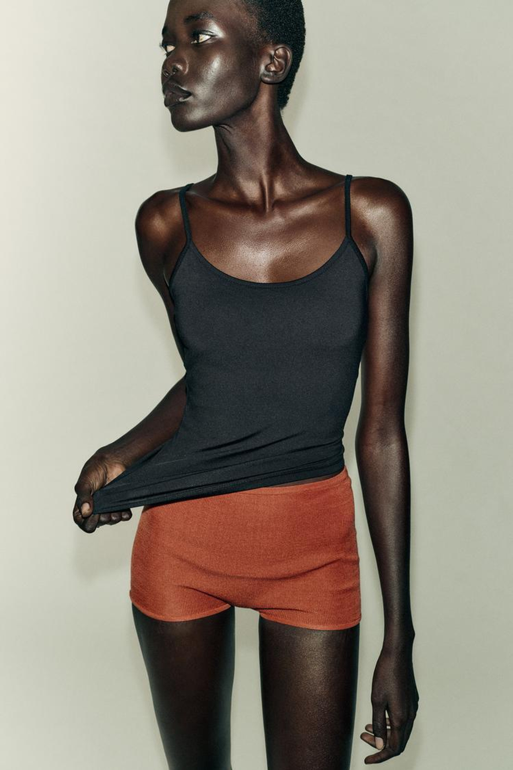 ZARA ТОП ИЗ ПОЛИАМИДА НА ТОНКИХ БРЕТЕЛЯХ, ЧЕРНЫЙ