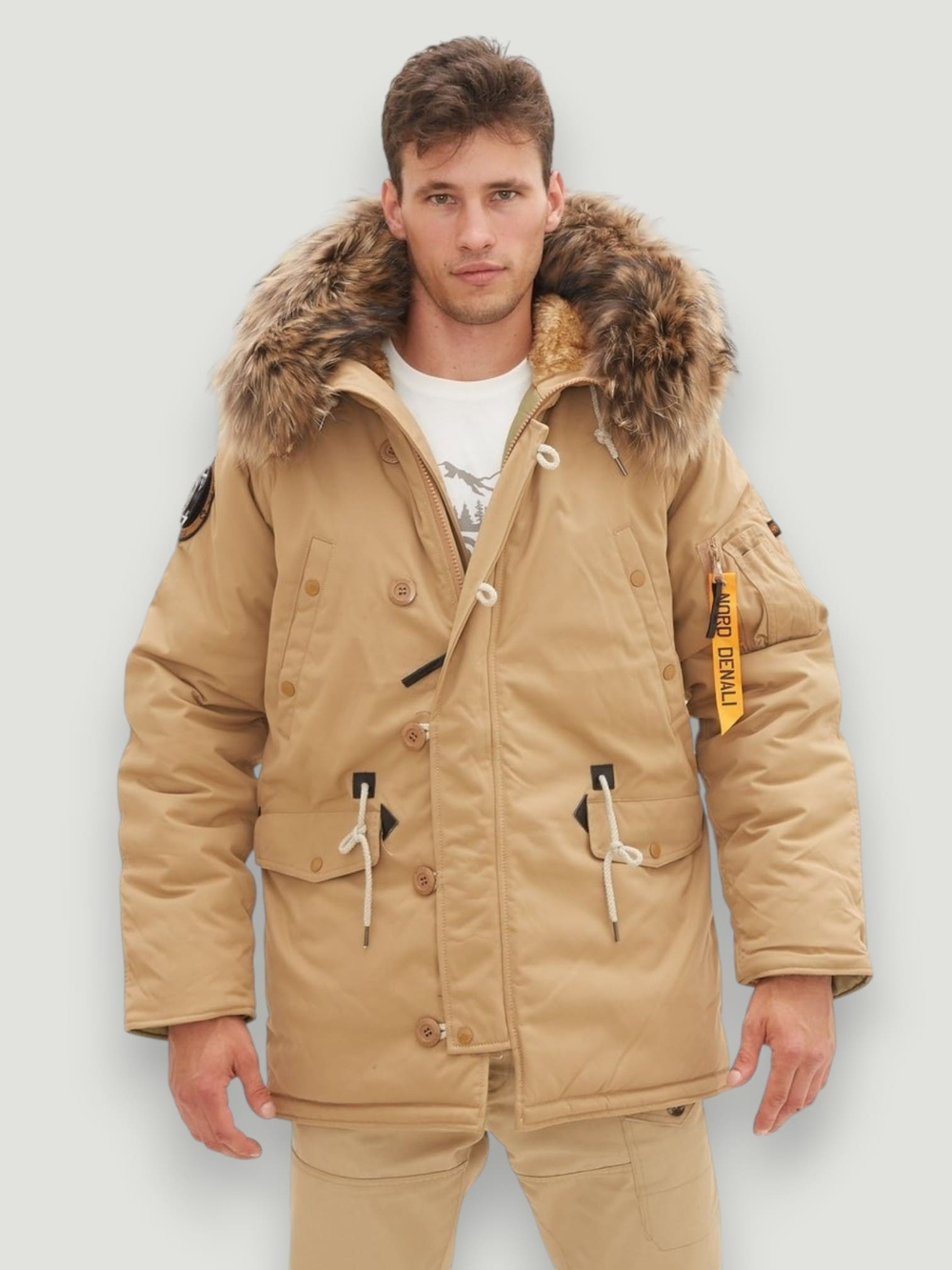 Куртка Аляска Oxford Nord Denali (бежевая - tiger eye) — на модели — вид спереди