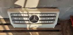 Решетка радиатора Mercedes G-Class (W463) 08-15 Б/У Оригинал a4638881215