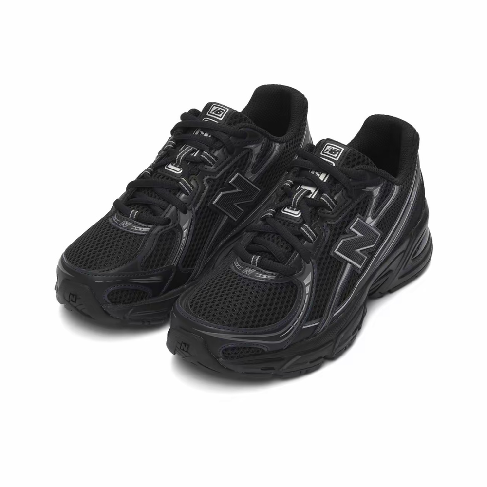 New Balance 740 Black Silver