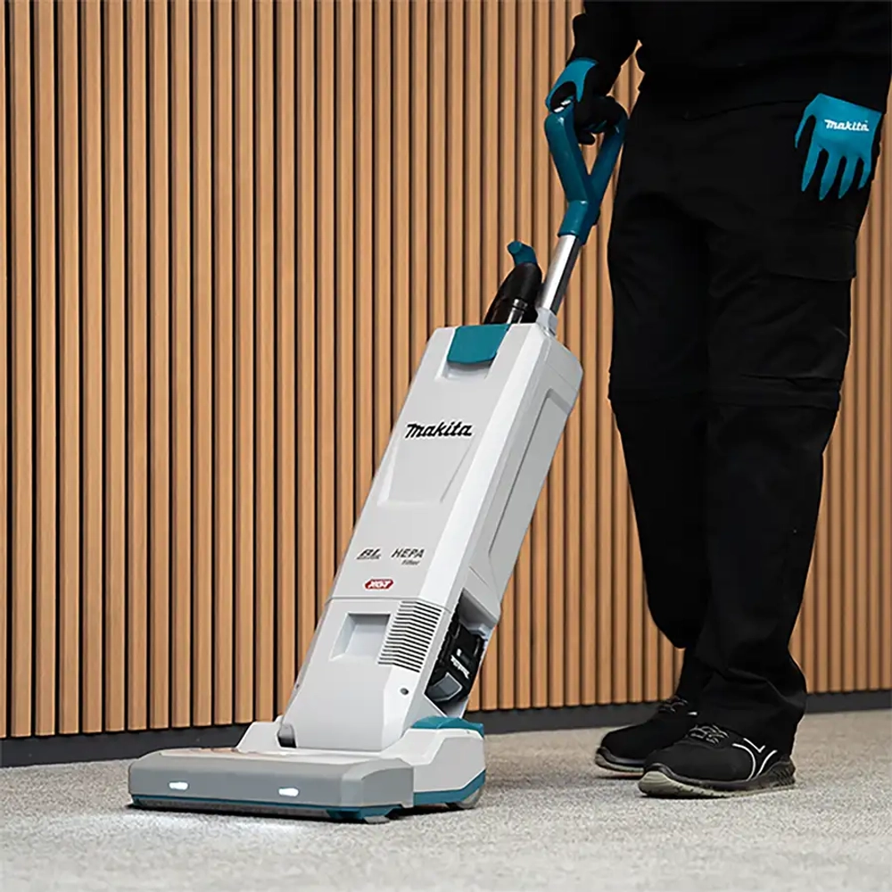 Аккумуляторный вертикальный пылесос Makita VC010GZ