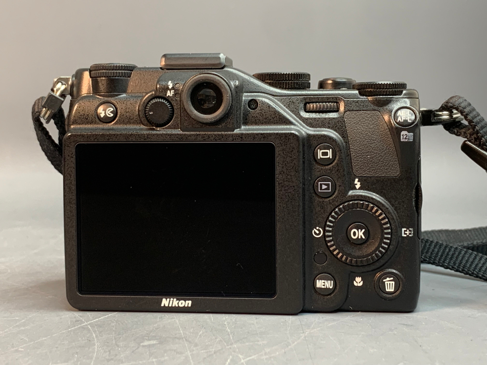 Nikon Coolpix P7000