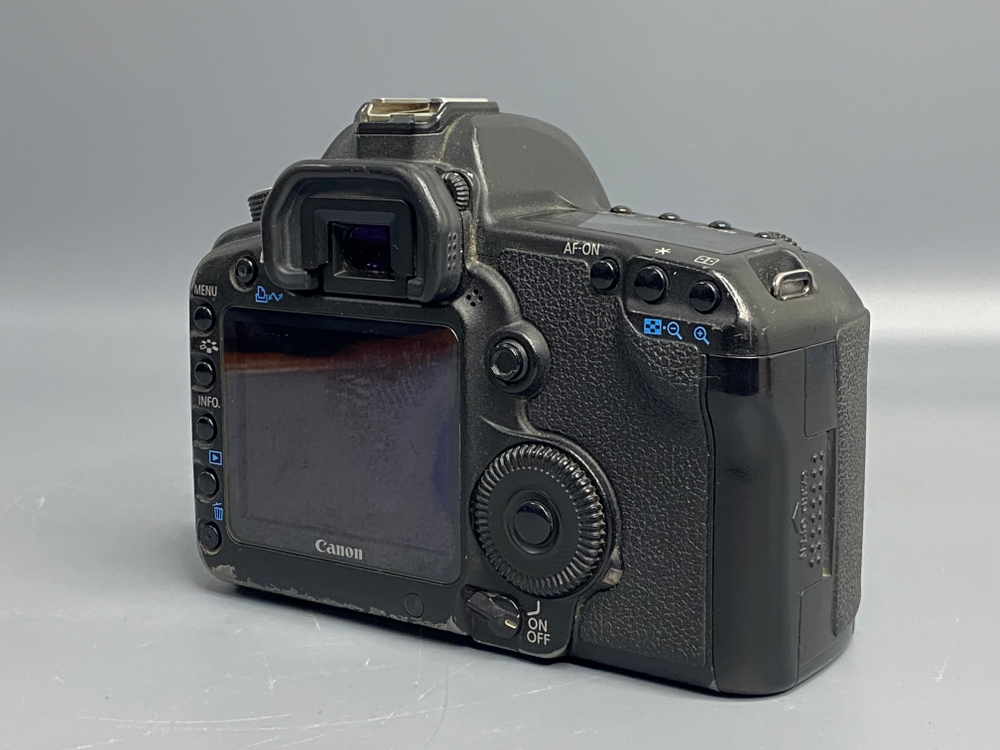 Canon EOS 5D Mark II 565 000 кадров