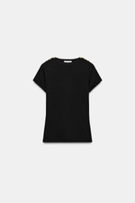 ФУТБОЛКА В РУБЧИК С ПУГОВИЦАМИ — ZARA