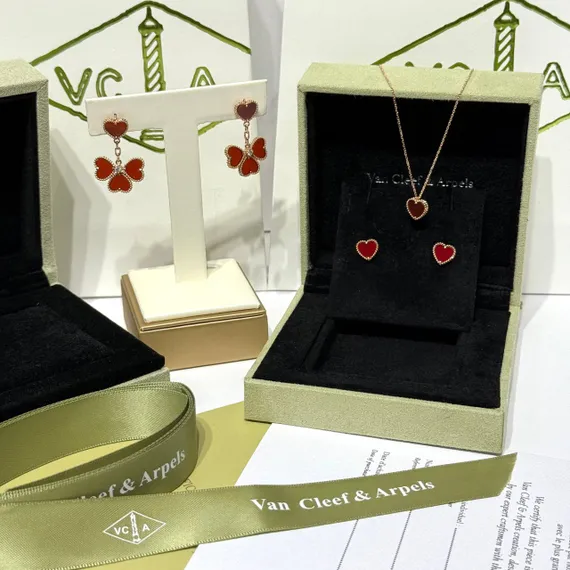 Серьги VAN CLEEF &amp; ARPELS Sweet Hearts