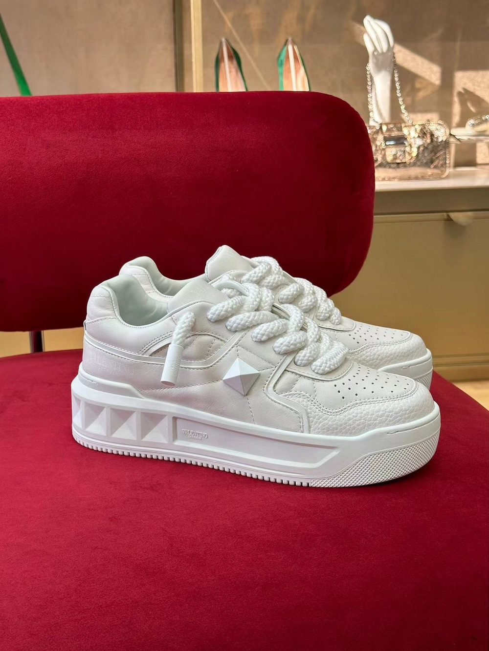 Кроссовки Valentino