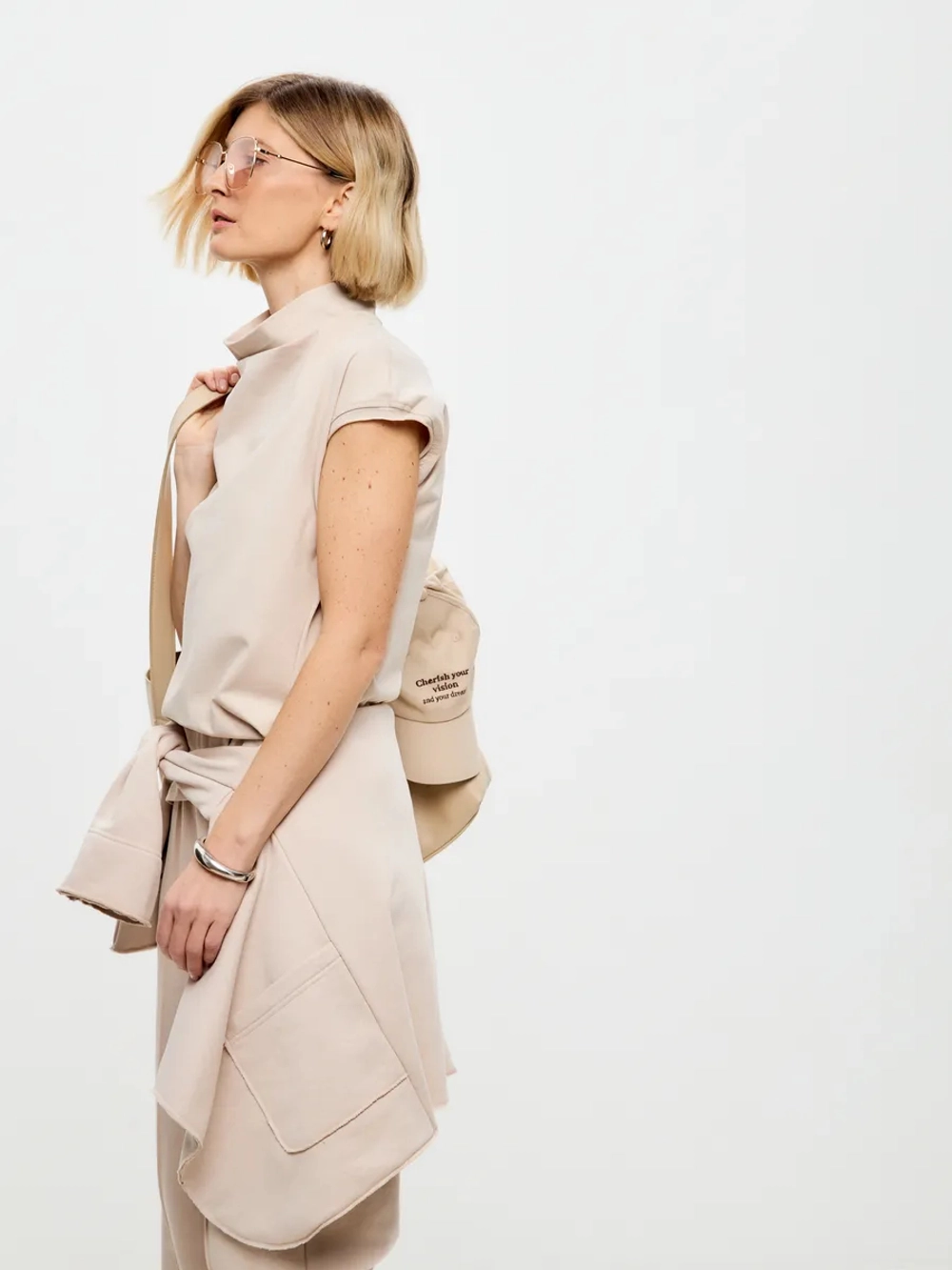 Футболка с цельнокроеным воротником