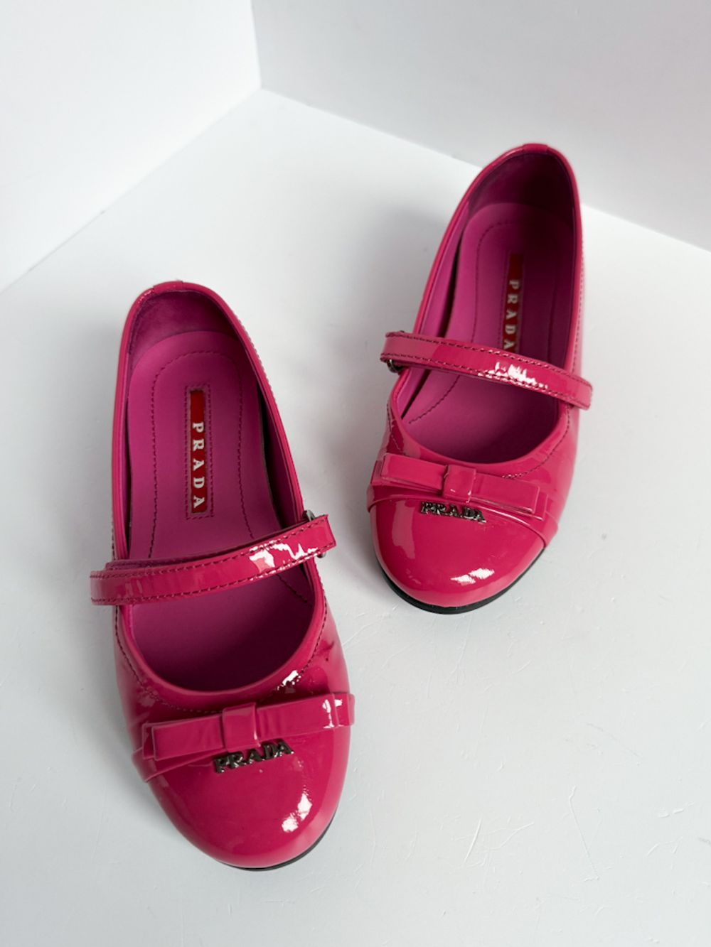 Лаковые туфли Prada, 28