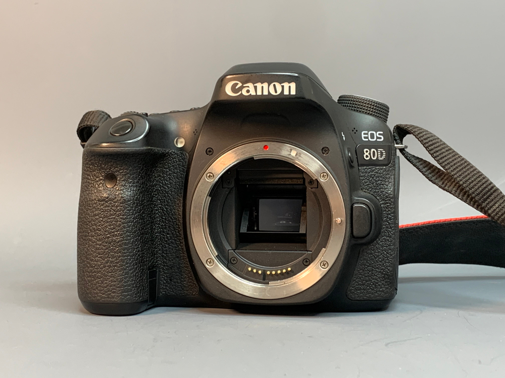 Canon EOS 80D body 47.000 Кадров, небольшой след от штатива