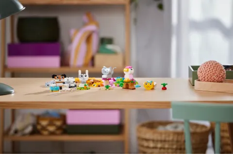 Конструктор LEGO Classic 11034 Крестивные домашние животные