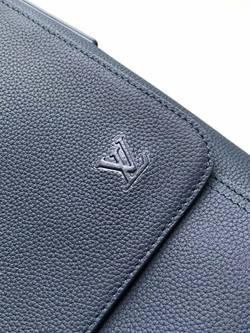 Сумка-мессенджер Louis Vuitton