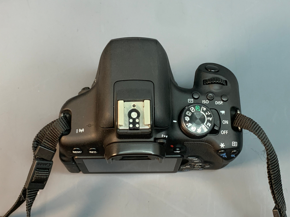Canon EOS 750D 3.100 кадров