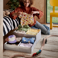 IKEA STUK  (ИКЕА СТУК)  -  Коробка с перегородкой - белый/чёрный 32x51x18 см