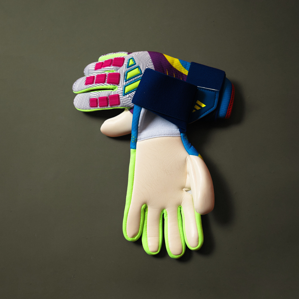 Перчатки / Adidas Predator / WC2026