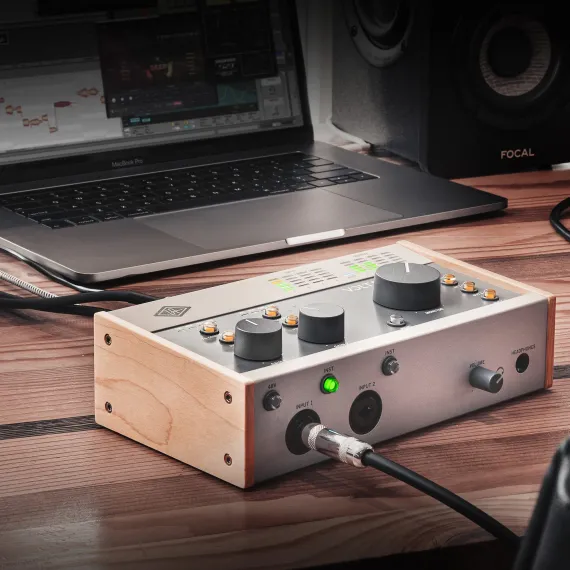 Universal Audio Volt 476