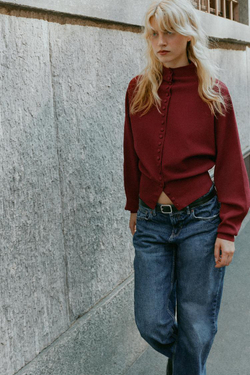 ZARA КАРДИГАН С ОБТЯЖНОЙ ПУГОВИЦЕЙ, БУРГУНДИ
