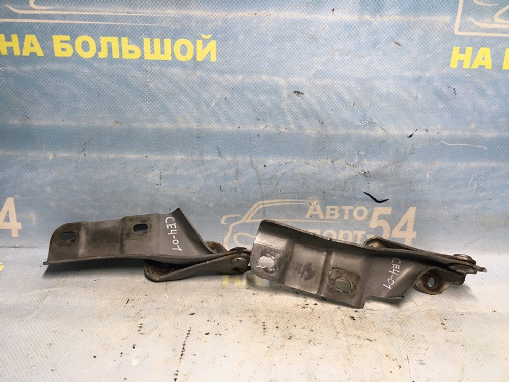 Петля капота левая Honda RAFAGA 1996