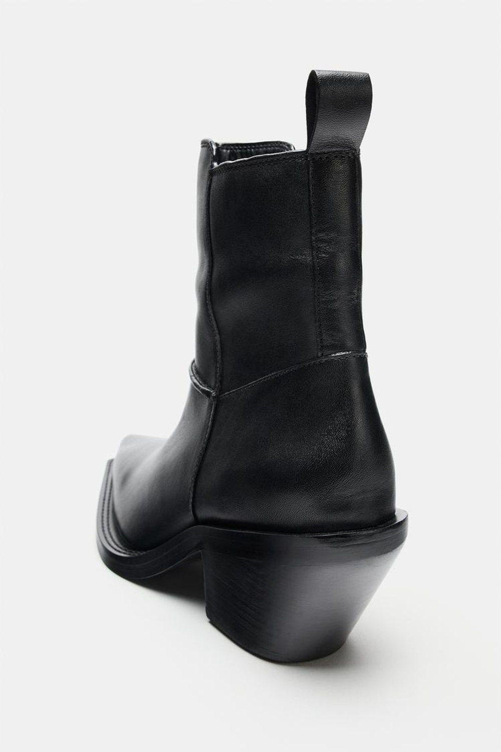 ZARA КОЖАНЫЕ БОТИЛЬОНЫ В КОВБОЙСКОМ СТИЛЕ, ЧЕРНЫЙ