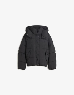 BERSHKA Водонепроницаемая куртка с капюшоном, черный