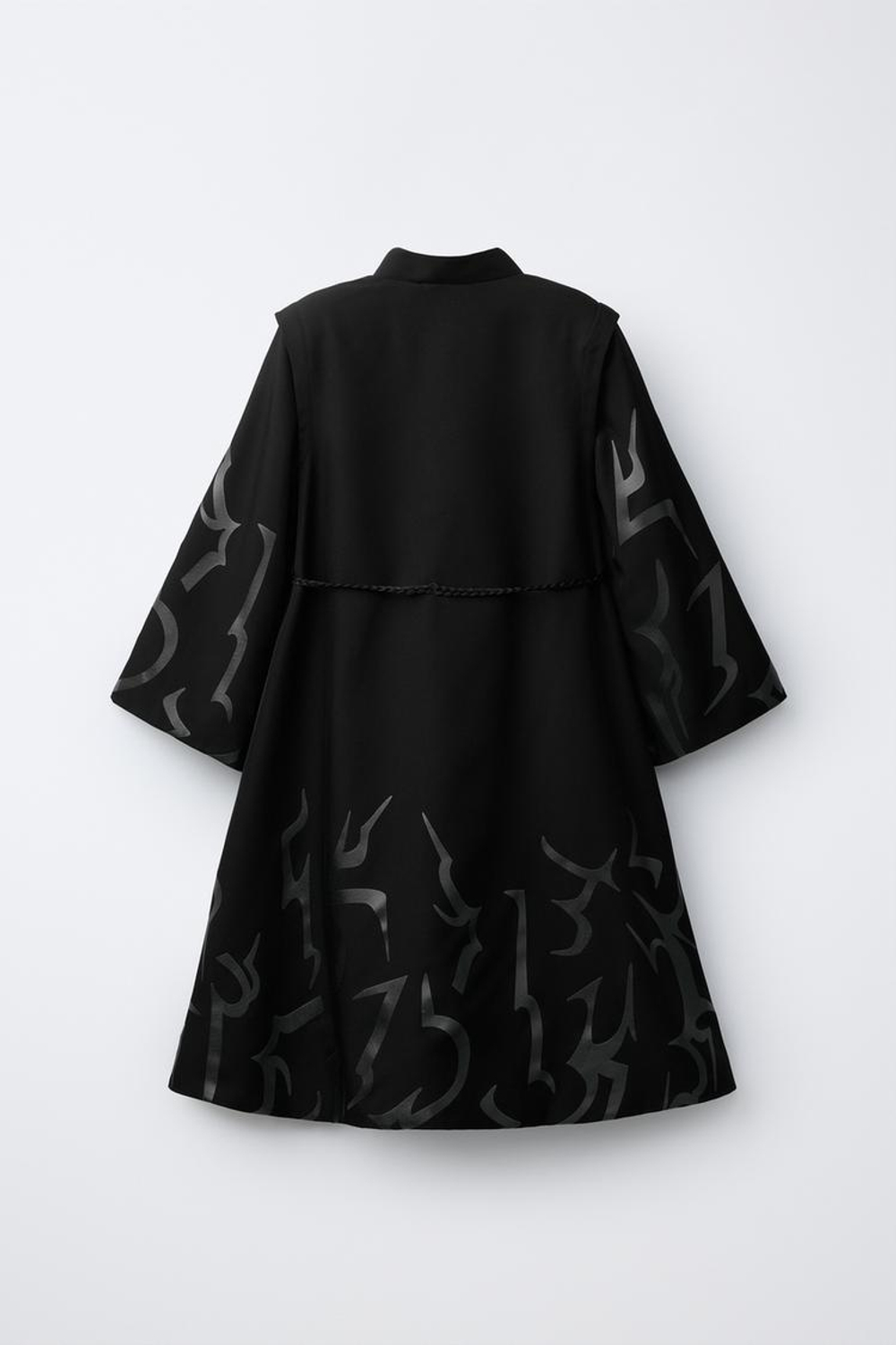 ZARA НАКИДКА KPOP DEMON HUNTERS™ NETFLIX ©, ЧЕРНЫЙ