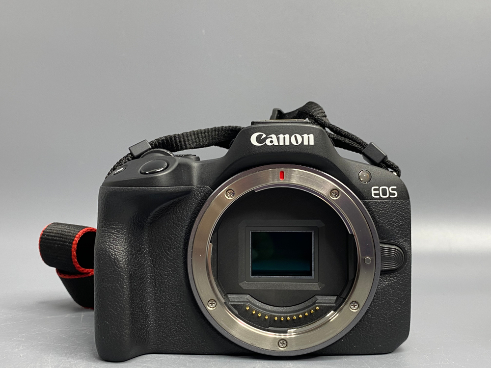 Canon R50 Kit 18-45mm 6.000 кадров