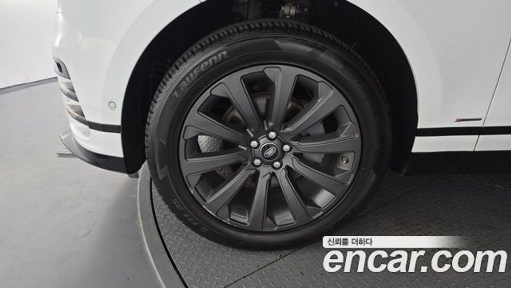 Land Rover Range Rover Velar 2.0 D240 R-Dynamic SE — 2019