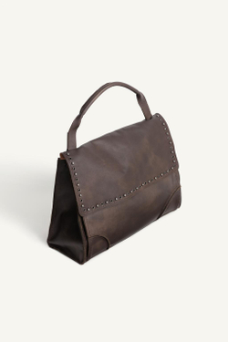 ZARA КОЖАНАЯ СУМКА ЧЕРЕЗ ПЛЕЧО С ЗАКЛЕПКАМИ, КОРИЧНЕВЫЙ