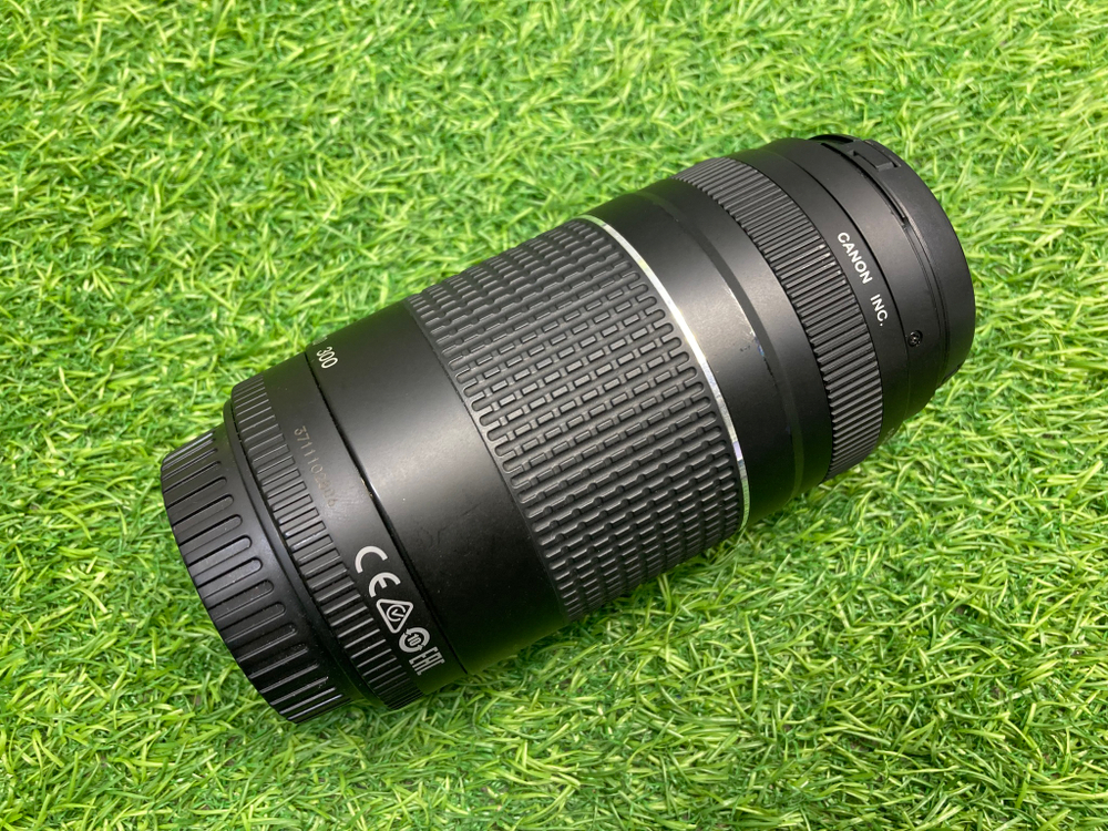 Canon EF 75-300mm 4-5.6 III USM