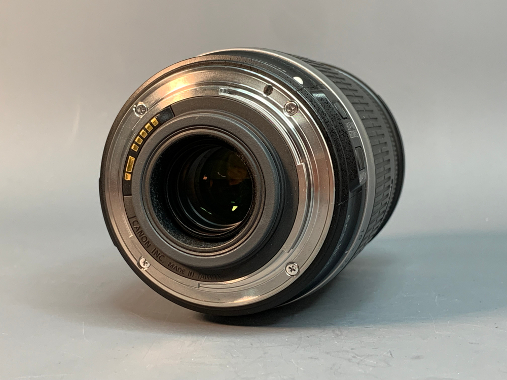 Canon EF-S 18-200mm 3.5-5.6 IS