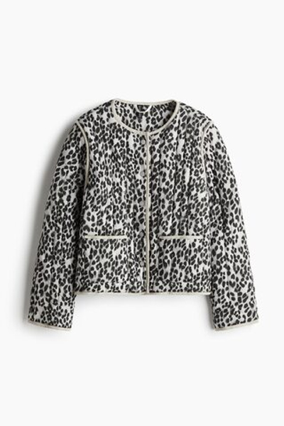 Стёганая куртка с леопардовым принтом - H&M