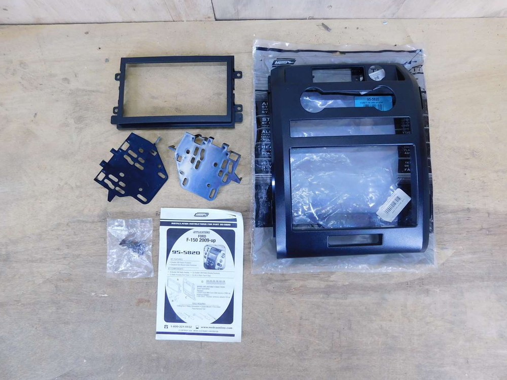 Панель для установки магнитолы FORD F-150 2009- 95-5820 Metra