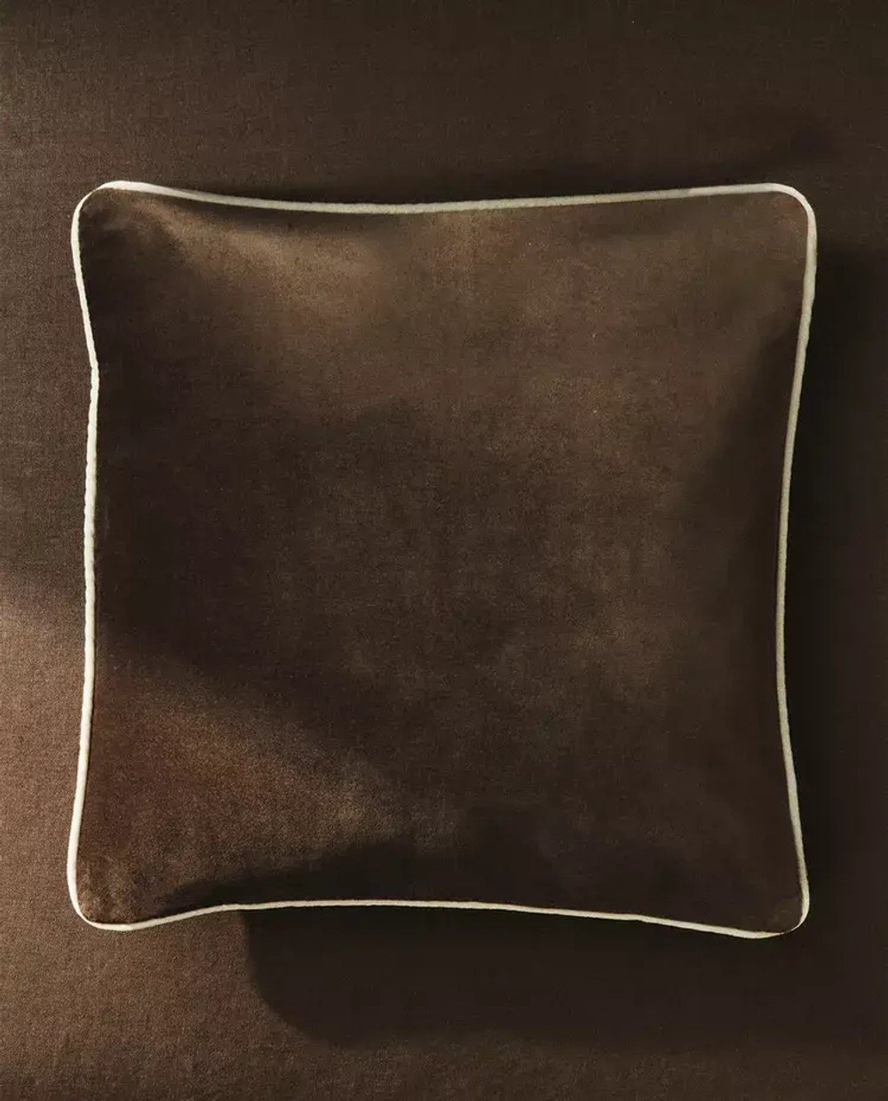 ZARA HOME БАРХАТНАЯ НАВОЛОЧКА ДЛЯ ДЕКОРАТИВНОЙ ПОДУШКИ, ШОКОЛАДНЫЙ