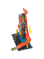 Игровой набор Хот вилс City Мастерская Крутой поворот HDP02 | Hot Wheels City Super Twist Tire Shop 4+