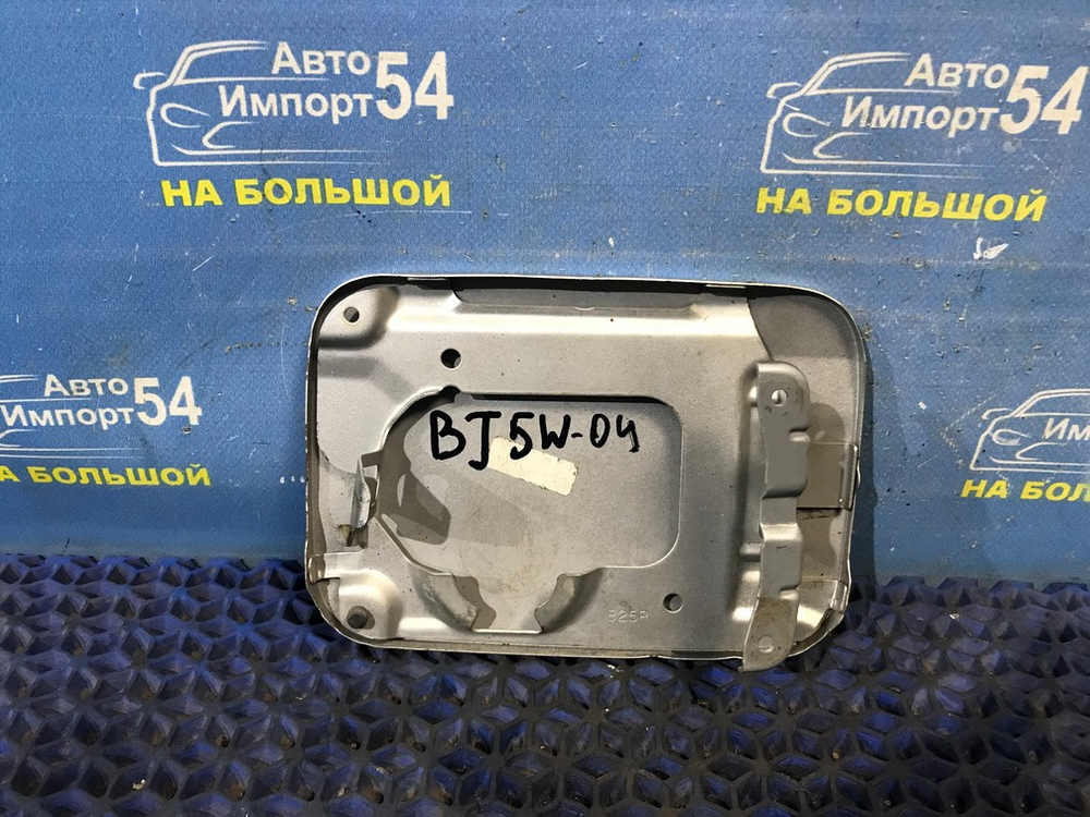 Лючок бензобака MAZDA FAMILIA 1999