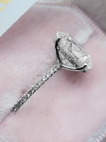 Кольцо с бриллиантом овал 5 ct