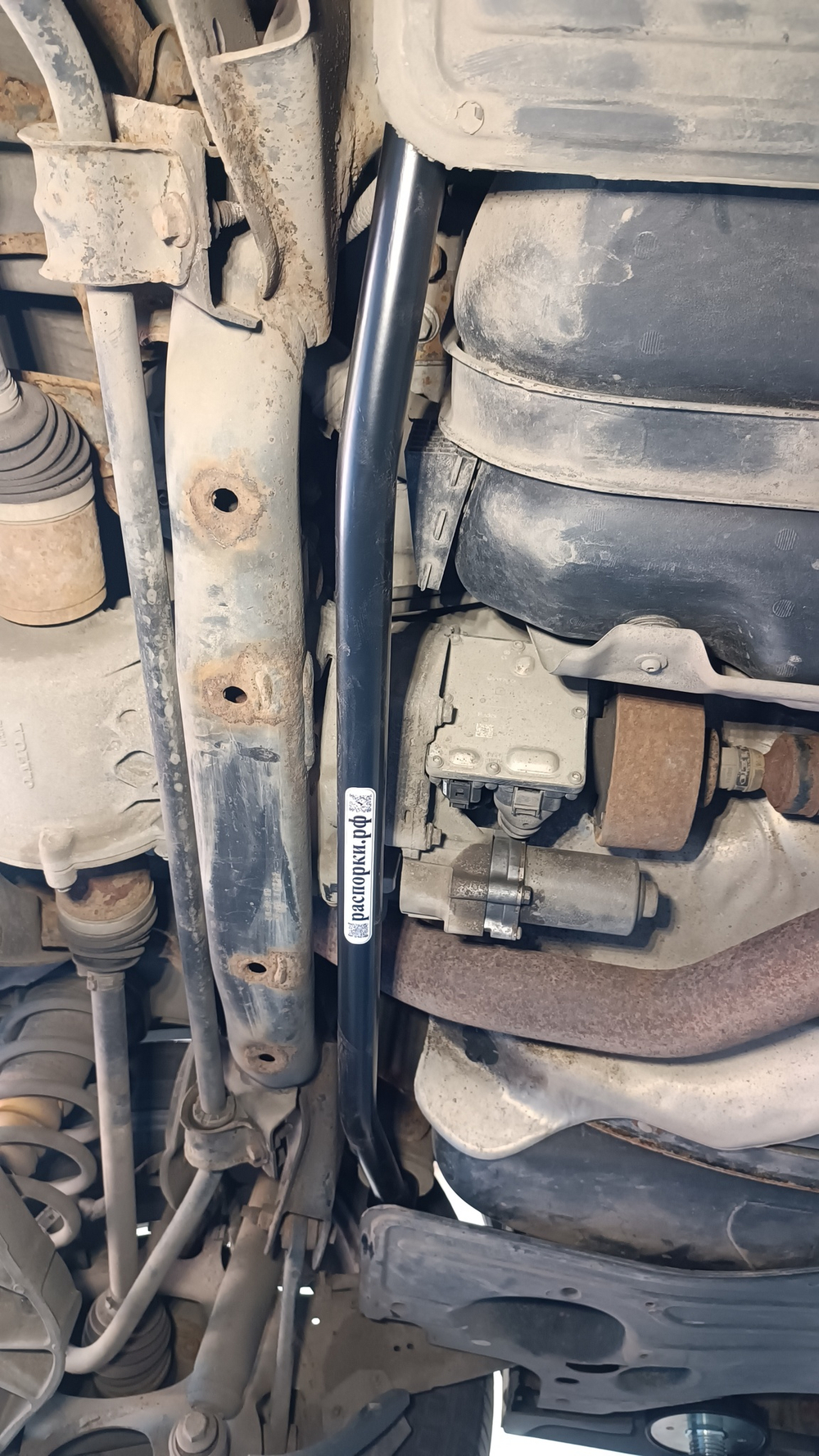 Усилитель заднего подрамника (спереди) полный привод Volvo S80 2 и Volvo XC70 3, V60 3.0 Т6 полный привод (ПОД ЗАКАЗ)