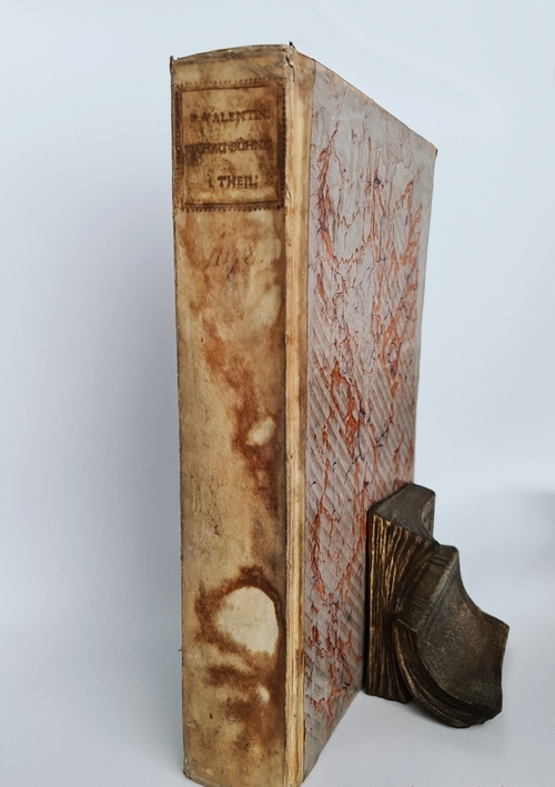 "Museum museorum, oder Vollstandige Schau-Buhne aller Materialien und Specereyen [...] aus andern Material-Kunst und Naturalien Kammern Oost und West-Indischen Reisbeschreibungen". D. Michael Bernhard Valentini. 1714 г.