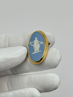 Брошь Wedgwood голубая