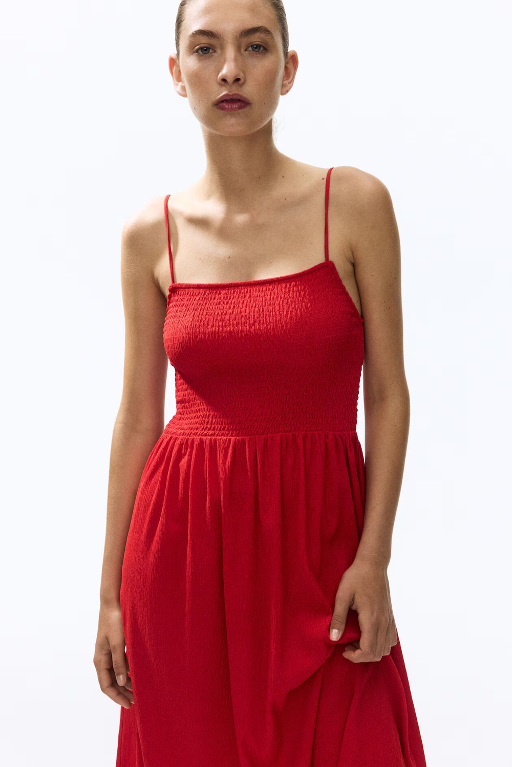 Платье с рюшами и бретелями - H&M