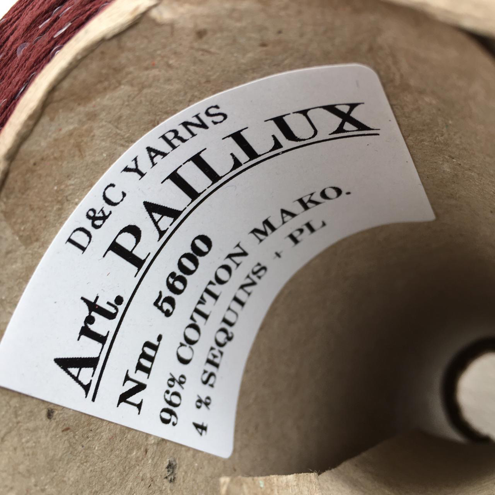 PAILLUX - D&C yarns; 96% хлопок, 4% прозрачные пайетки; 560м/100гр; цвет: нить - шоколадный с нотками бордо, пайетки - прозрачные MP