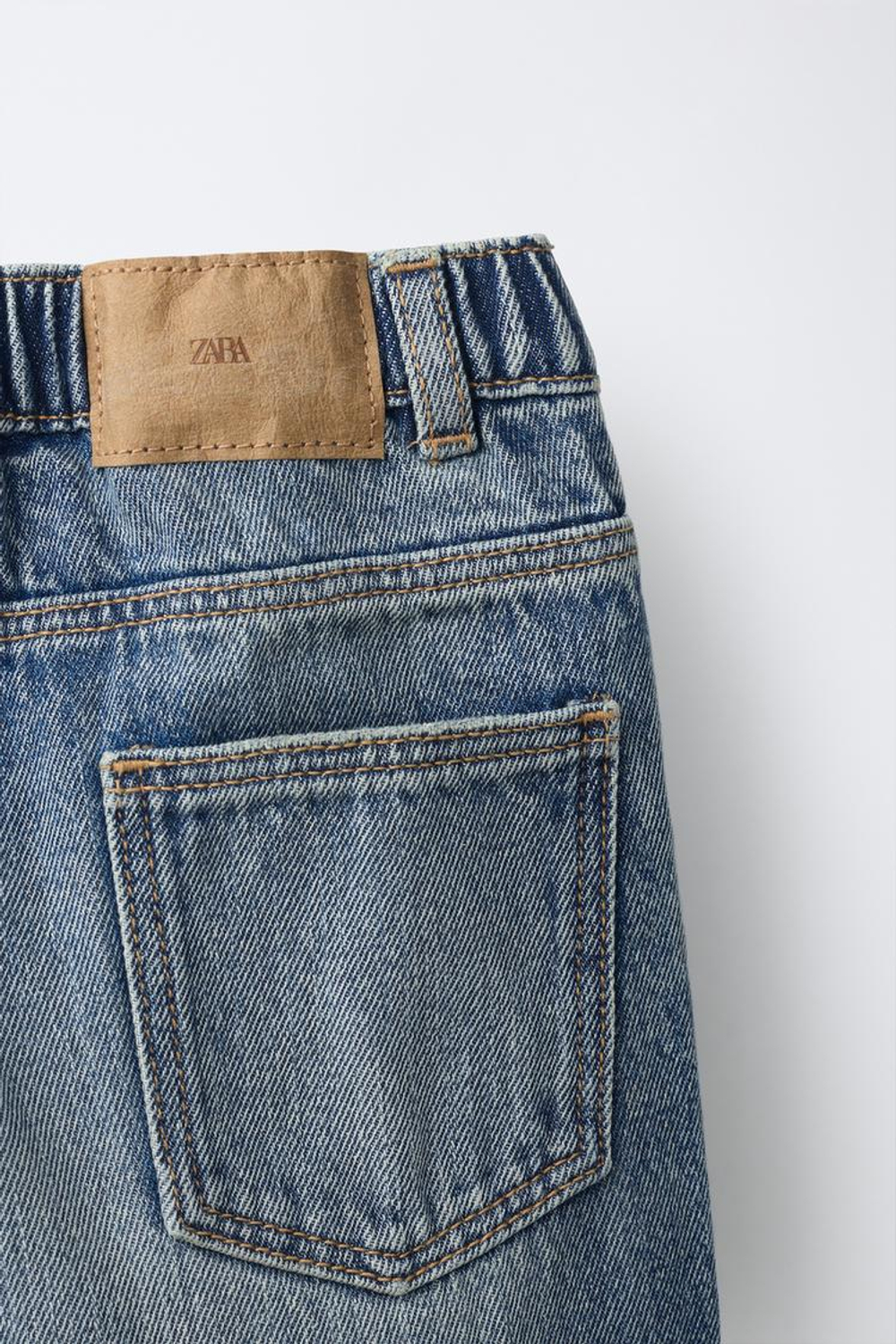 ZARA ДЖИНСЫ STRAIGHT С ДЕКОРАТИВНОЙ СТРОЧКОЙ, СИНИЙ