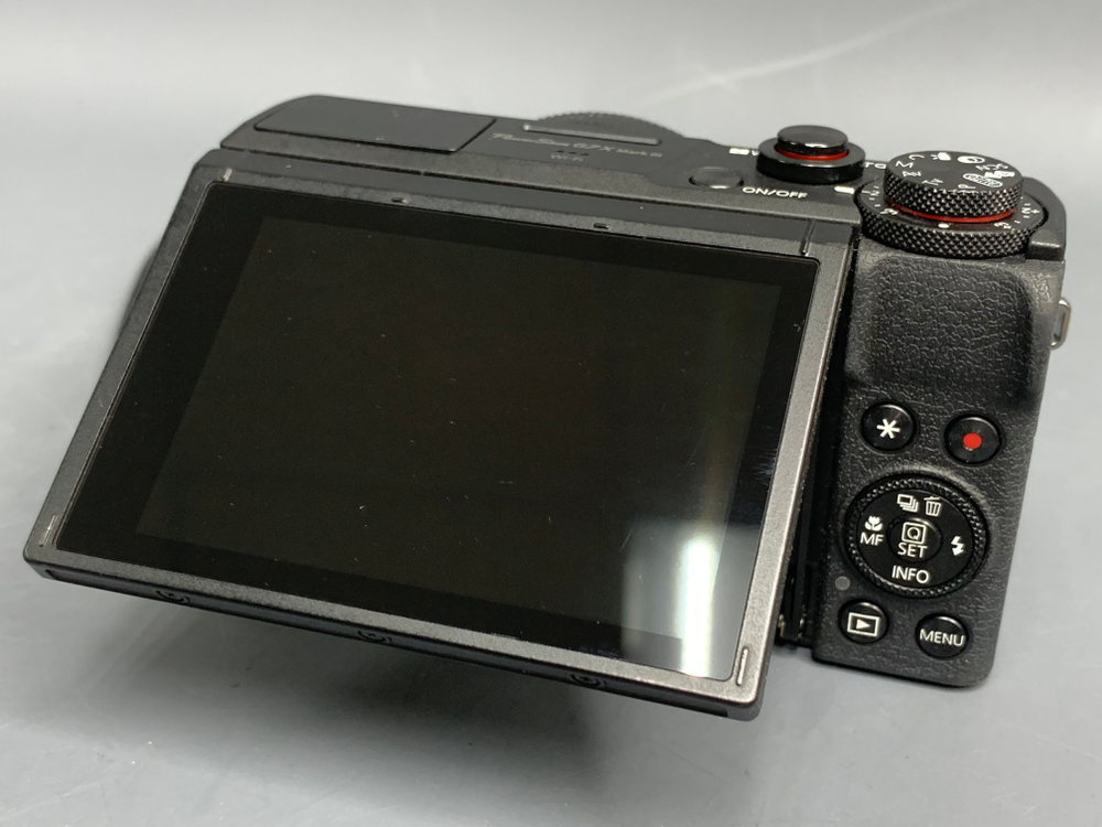 Canon G7X Mark III