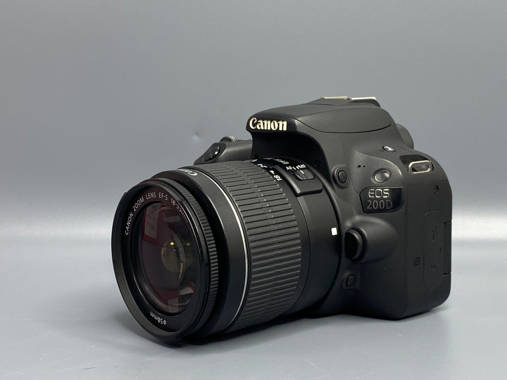 Canon EOS 200D + EF-S 18-55mm — 90 000 кадров