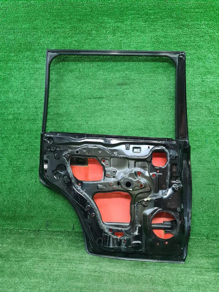 Дверь задняя левая Toyota Land Cruiser 200 (15-21)