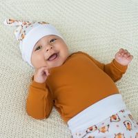 Комплект шапочка и слюнявчик "Тигры" 0+